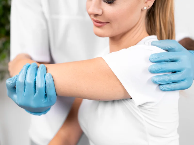 Chiropractic care for arm pain at Embrun Chiropractic Clinic in Embrun