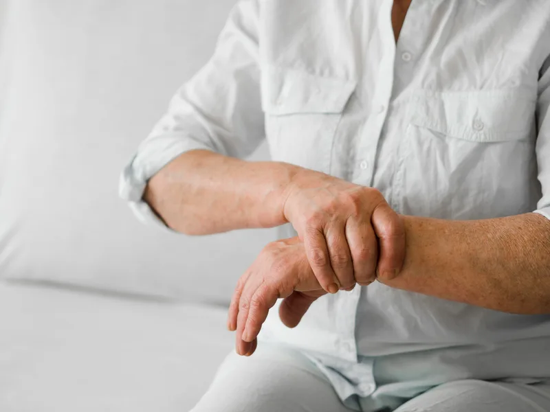 Chiropractic care for carpal tunnel syndrome at Embrun Chiropractic Clinic in Embrun