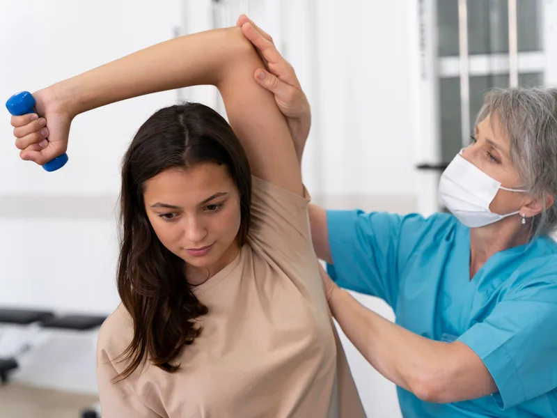 Embrun Chiropractic Clinic treating rotator cuff injury in Embrun