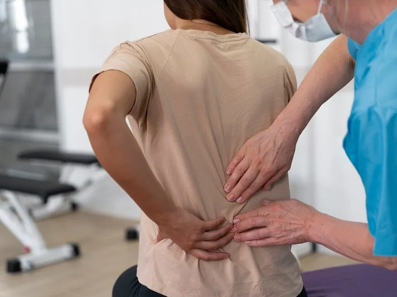 How Embrun Chiropractic Clinic treats sciatica in Embrun